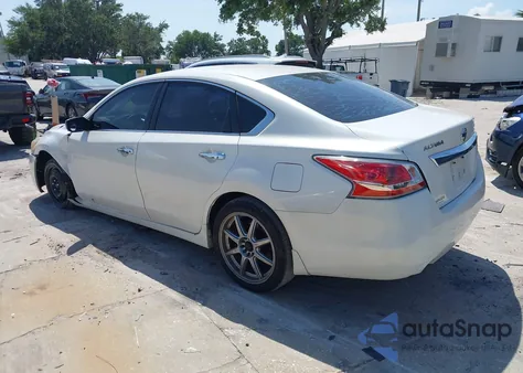 2015 Nissan Altima 2.5 S из США, поврежденный, VIN 1N4AL3AP7FC139287